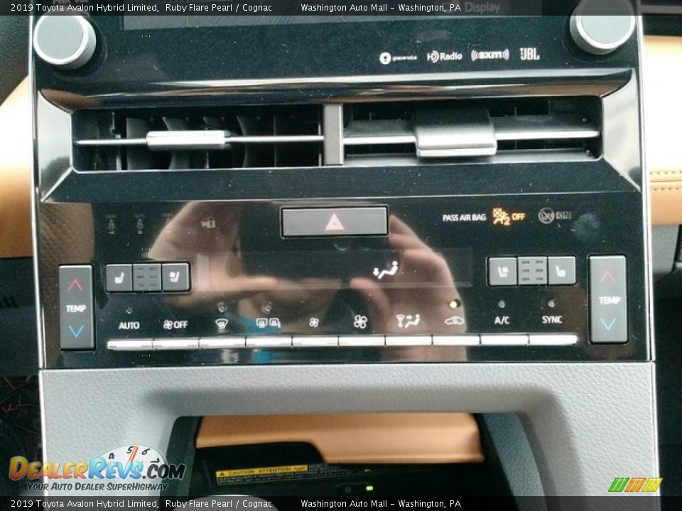 2019 Toyota Avalon Hybrid Limited Ruby Flare Pearl / Cognac Photo #24