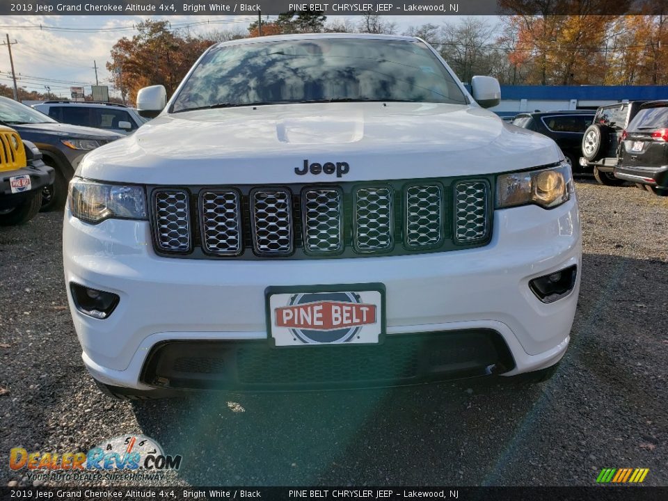 2019 Jeep Grand Cherokee Altitude 4x4 Bright White / Black Photo #2