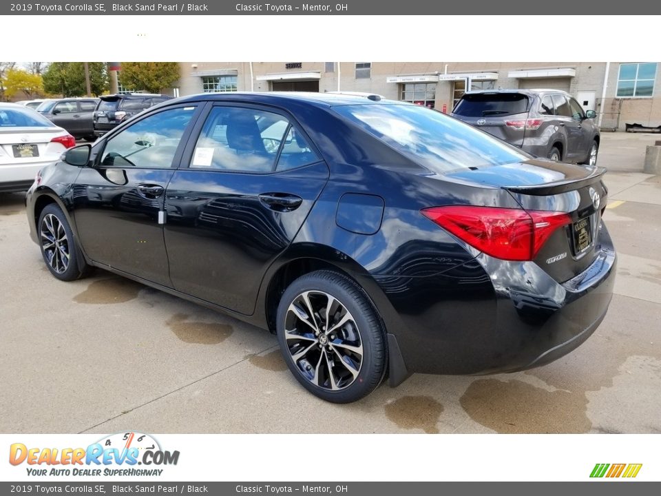 2019 Toyota Corolla SE Black Sand Pearl / Black Photo #2