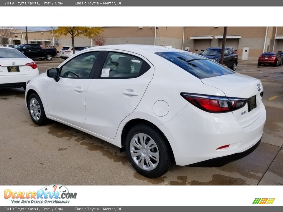 2019 Toyota Yaris L Frost / Gray Photo #2