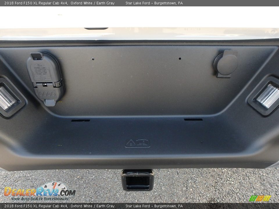 2018 Ford F150 XL Regular Cab 4x4 Oxford White / Earth Gray Photo #10