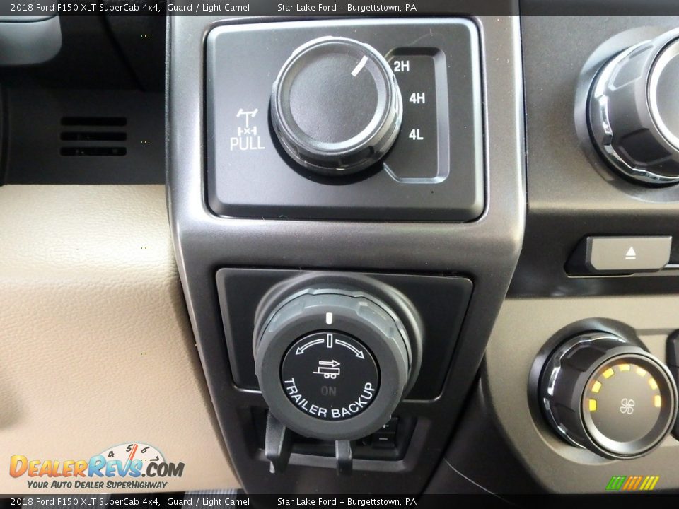 Controls of 2018 Ford F150 XLT SuperCab 4x4 Photo #16