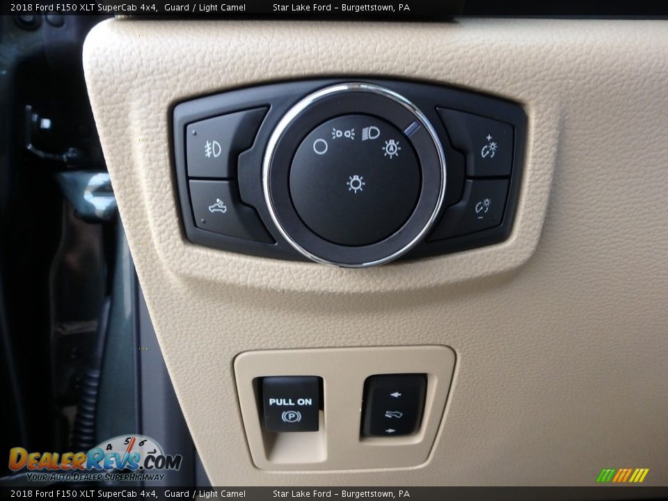 Controls of 2018 Ford F150 XLT SuperCab 4x4 Photo #18