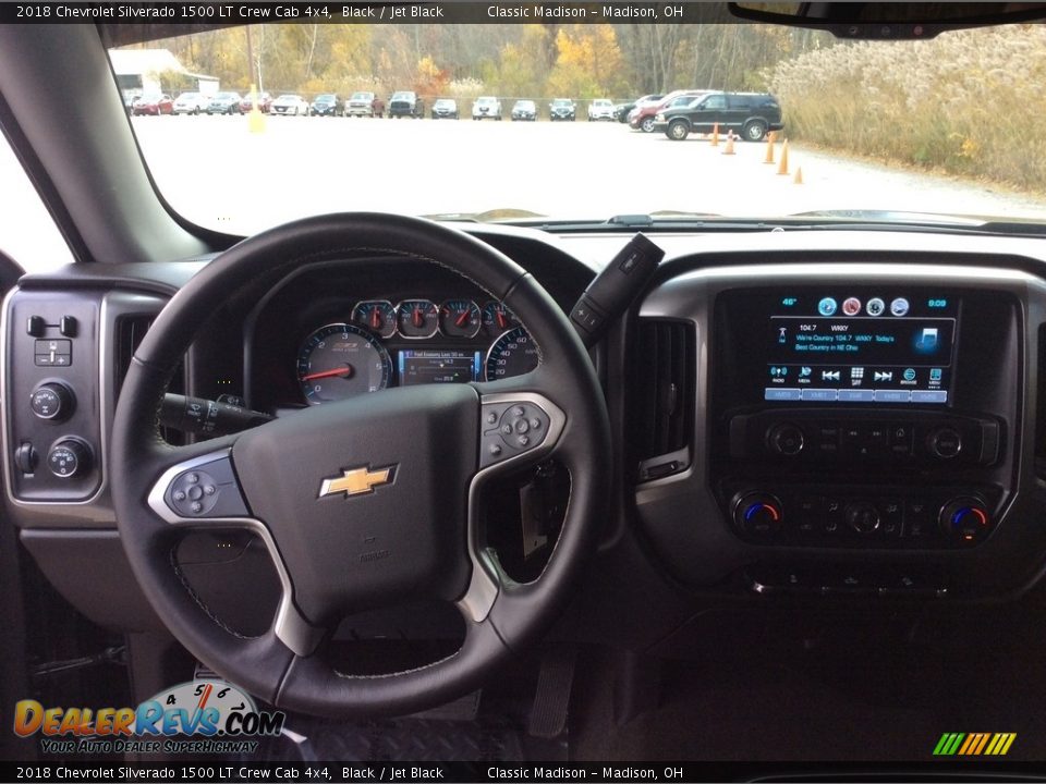 Controls of 2018 Chevrolet Silverado 1500 LT Crew Cab 4x4 Photo #18