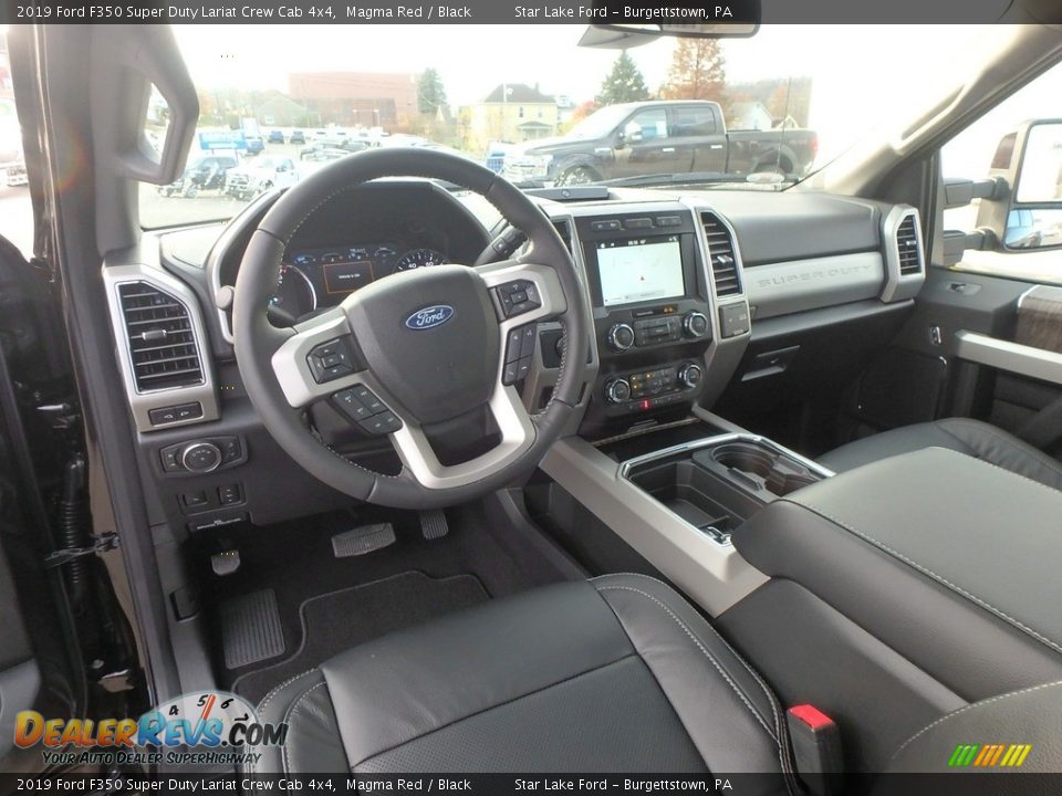 Black Interior - 2019 Ford F350 Super Duty Lariat Crew Cab 4x4 Photo #11