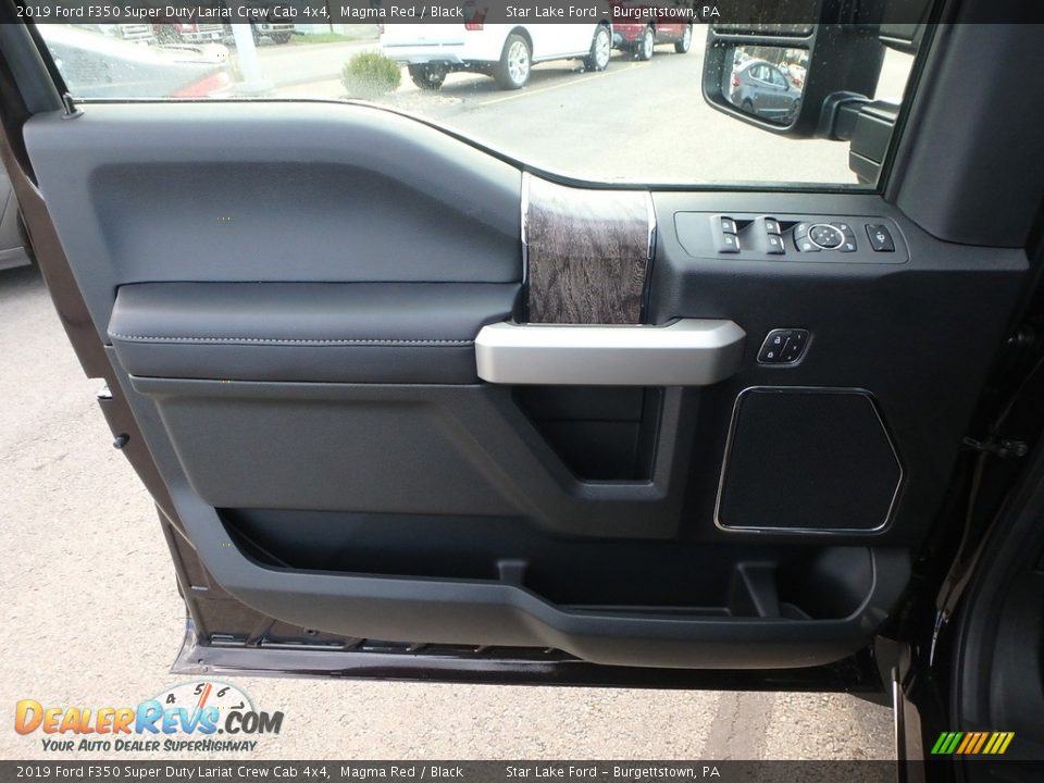 Door Panel of 2019 Ford F350 Super Duty Lariat Crew Cab 4x4 Photo #12