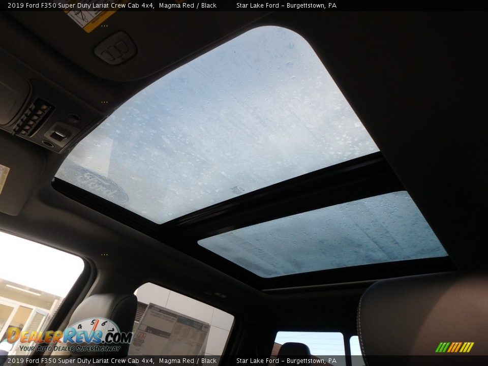 Sunroof of 2019 Ford F350 Super Duty Lariat Crew Cab 4x4 Photo #14