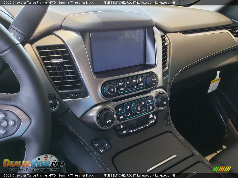 Controls of 2019 Chevrolet Tahoe Premier 4WD Photo #10