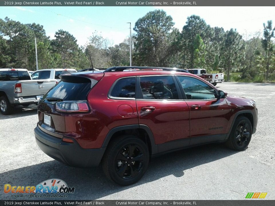 2019 Jeep Cherokee Latitude Plus Velvet Red Pearl / Black Photo #5