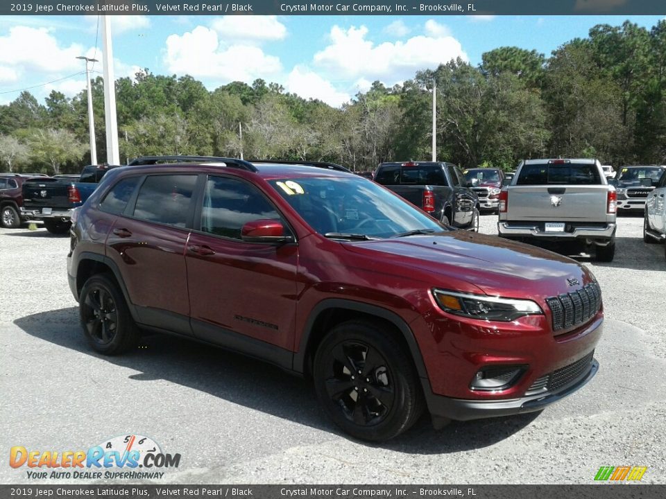 2019 Jeep Cherokee Latitude Plus Velvet Red Pearl / Black Photo #7