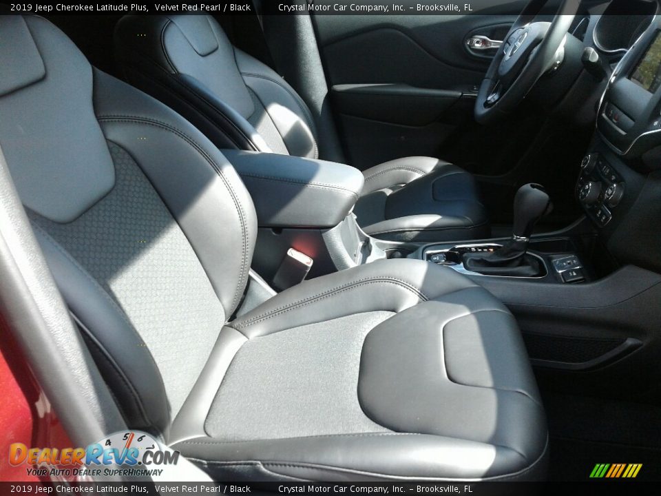 2019 Jeep Cherokee Latitude Plus Velvet Red Pearl / Black Photo #12