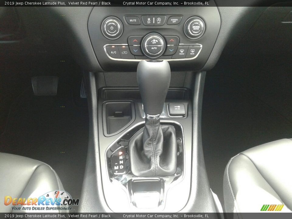 2019 Jeep Cherokee Latitude Plus Velvet Red Pearl / Black Photo #16