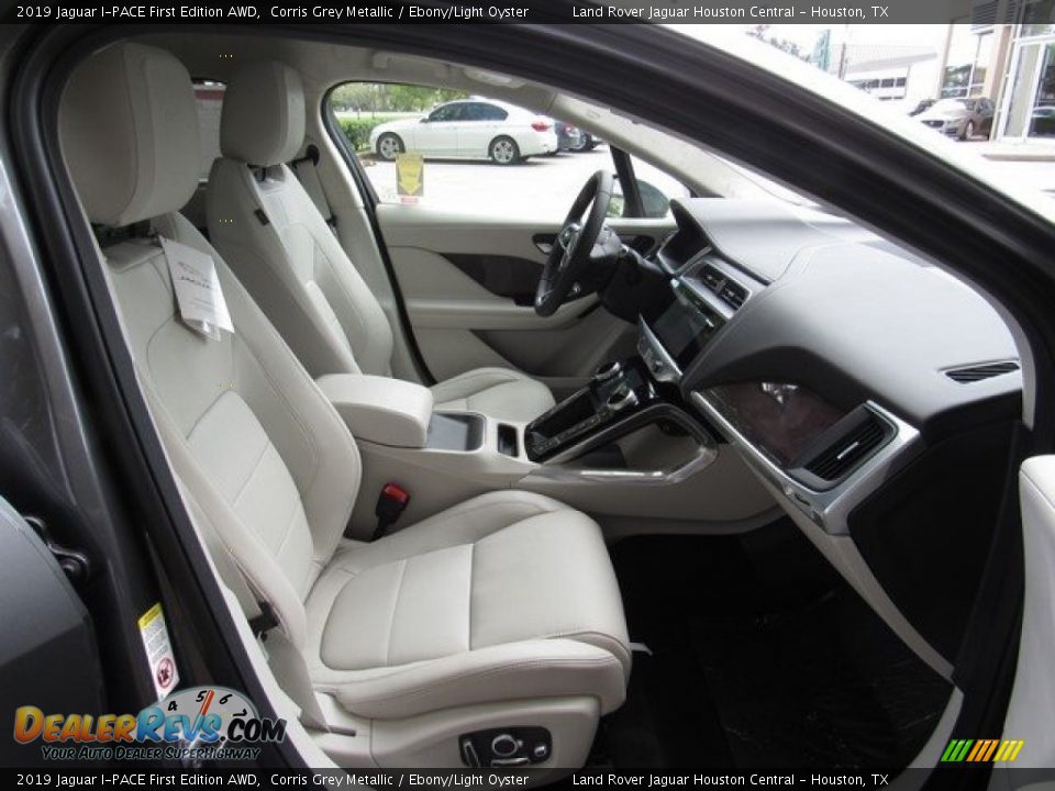 Ebony/Light Oyster Interior - 2019 Jaguar I-PACE First Edition AWD Photo #3