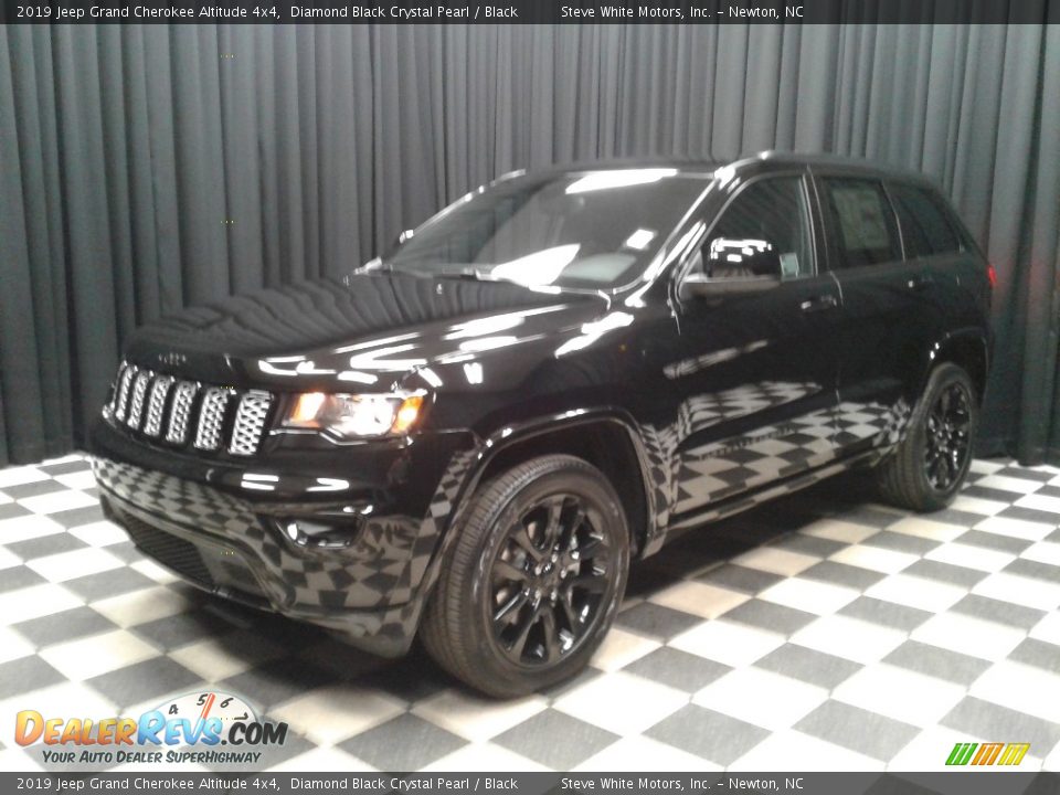 2019 Jeep Grand Cherokee Altitude 4x4 Diamond Black Crystal Pearl / Black Photo #2