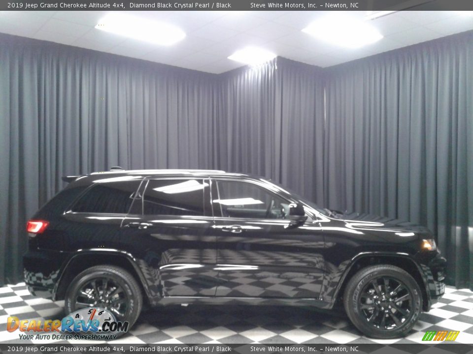 2019 Jeep Grand Cherokee Altitude 4x4 Diamond Black Crystal Pearl / Black Photo #5