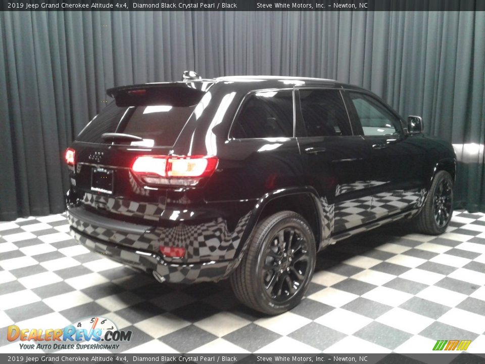 2019 Jeep Grand Cherokee Altitude 4x4 Diamond Black Crystal Pearl / Black Photo #6