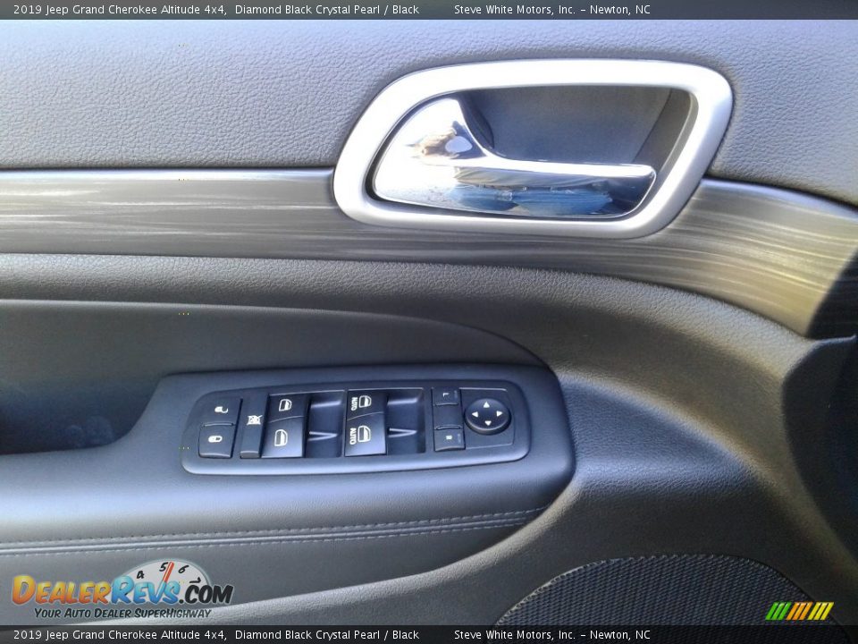 2019 Jeep Grand Cherokee Altitude 4x4 Diamond Black Crystal Pearl / Black Photo #9