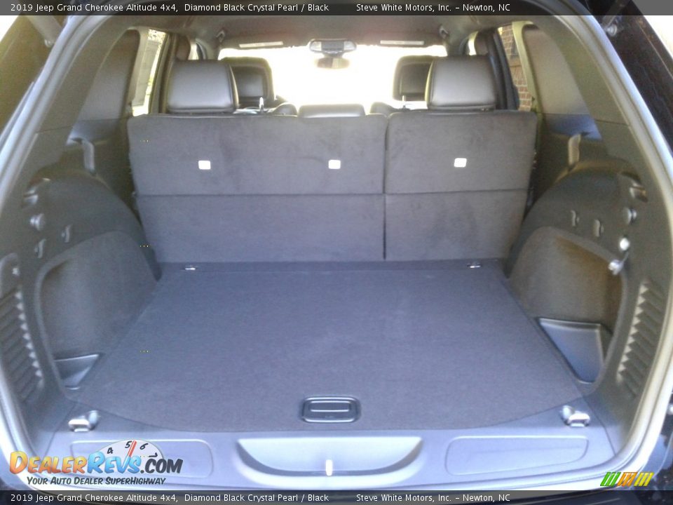 2019 Jeep Grand Cherokee Altitude 4x4 Diamond Black Crystal Pearl / Black Photo #13