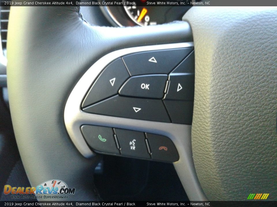 2019 Jeep Grand Cherokee Altitude 4x4 Diamond Black Crystal Pearl / Black Photo #18