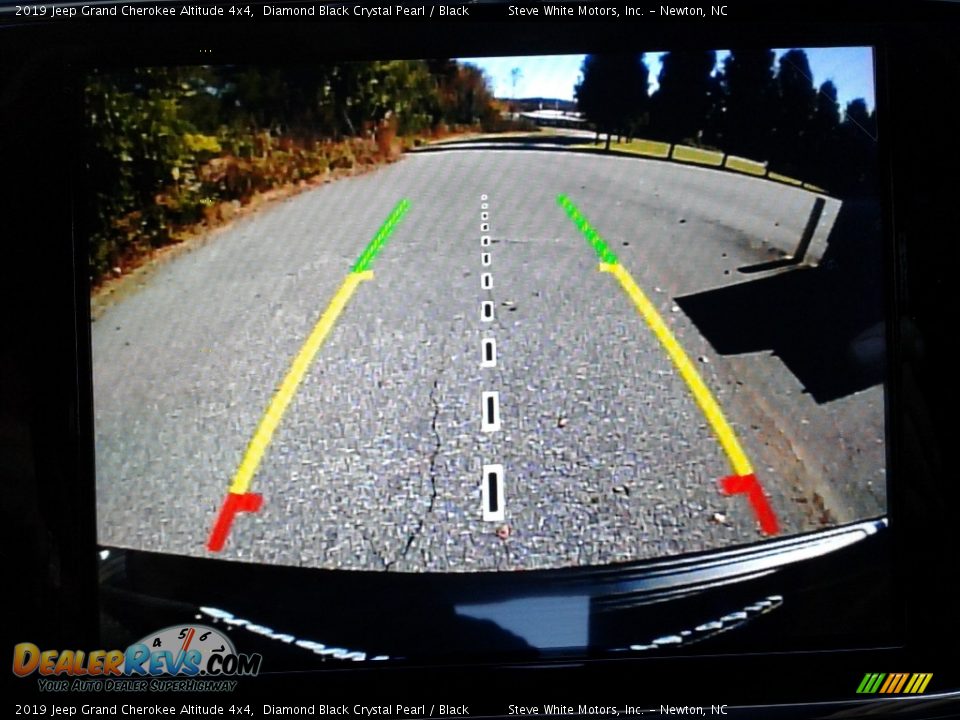 2019 Jeep Grand Cherokee Altitude 4x4 Diamond Black Crystal Pearl / Black Photo #23