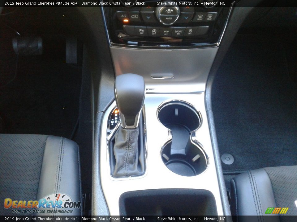 2019 Jeep Grand Cherokee Altitude 4x4 Diamond Black Crystal Pearl / Black Photo #31