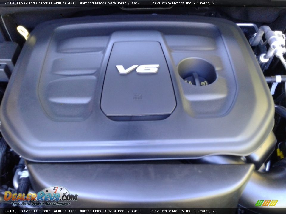 2019 Jeep Grand Cherokee Altitude 4x4 Diamond Black Crystal Pearl / Black Photo #35