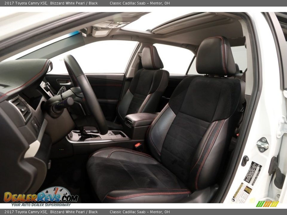 2017 Toyota Camry XSE Blizzard White Pearl / Black Photo #5