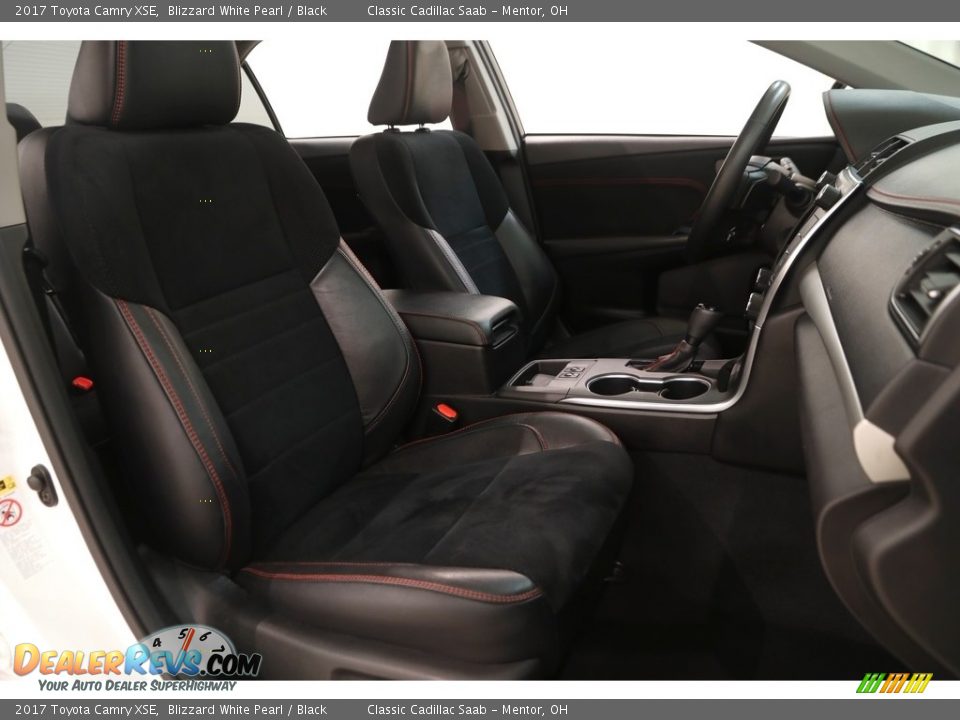 2017 Toyota Camry XSE Blizzard White Pearl / Black Photo #16