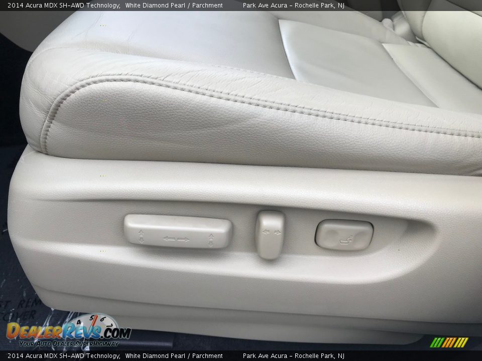 2014 Acura MDX SH-AWD Technology White Diamond Pearl / Parchment Photo #34