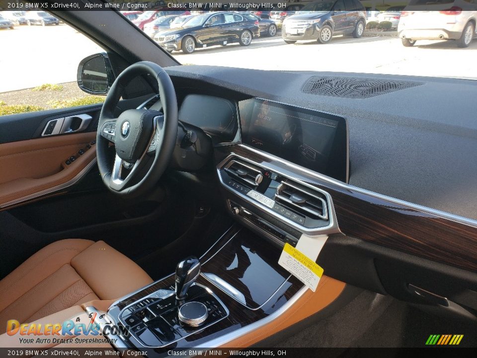 Dashboard of 2019 BMW X5 xDrive40i Photo #5