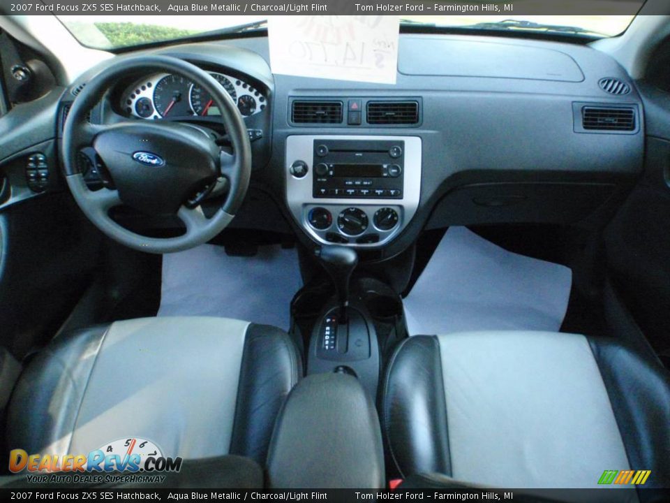 2007 Ford Focus ZX5 SES Hatchback Aqua Blue Metallic / Charcoal/Light Flint Photo #10