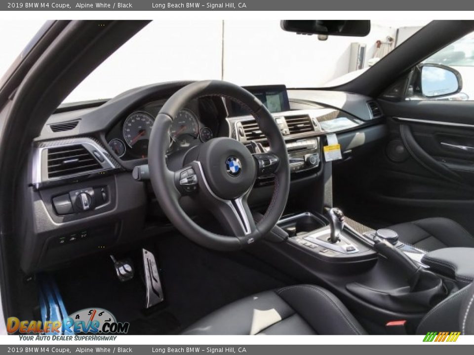 Dashboard of 2019 BMW M4 Coupe Photo #4