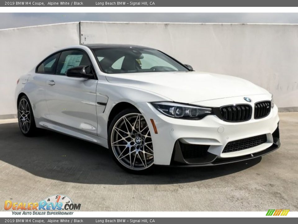 Front 3/4 View of 2019 BMW M4 Coupe Photo #12