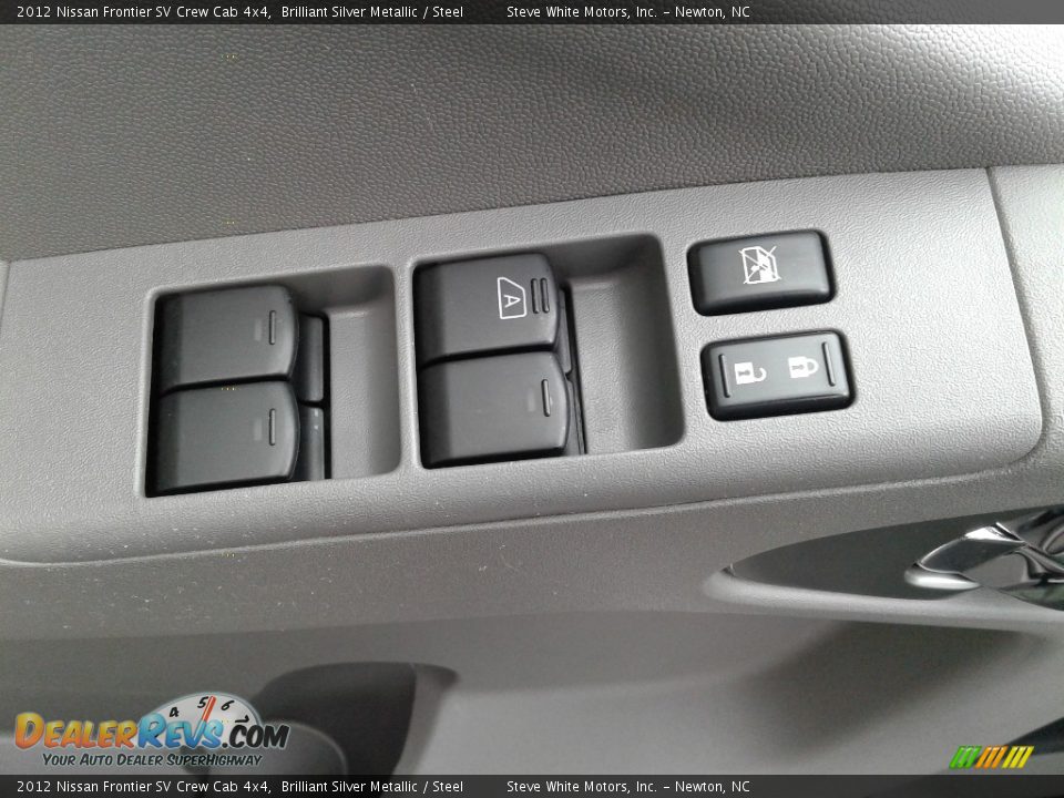 2012 Nissan Frontier SV Crew Cab 4x4 Brilliant Silver Metallic / Steel Photo #9