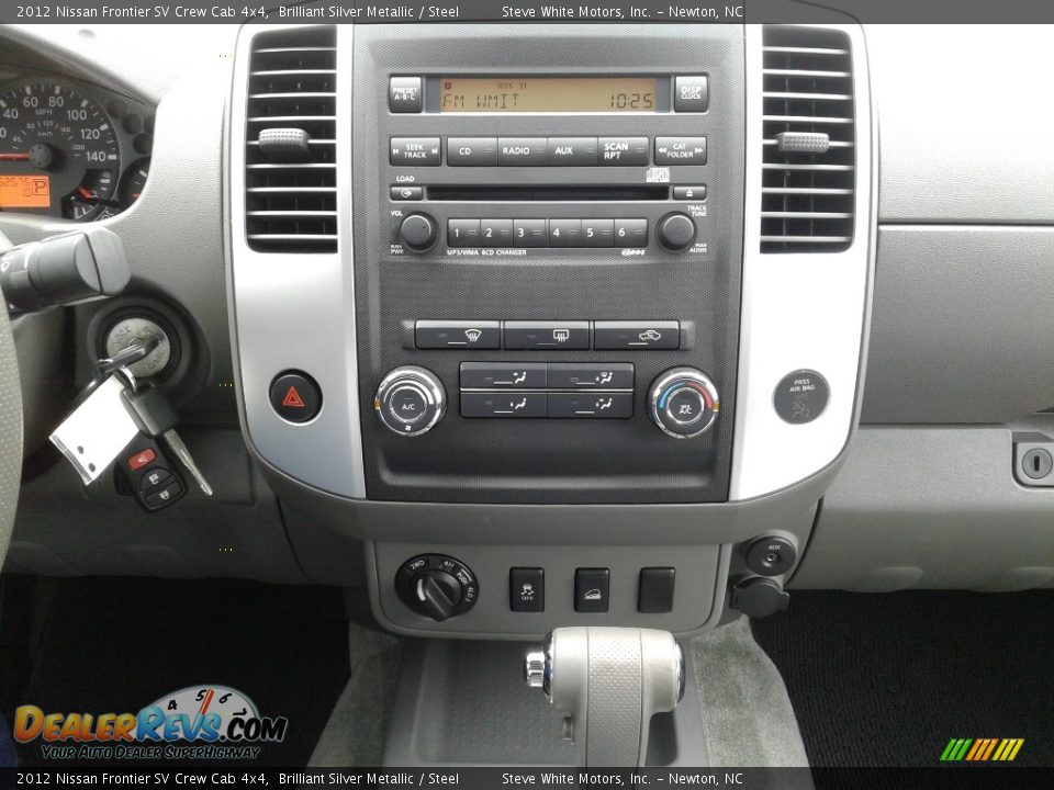 2012 Nissan Frontier SV Crew Cab 4x4 Brilliant Silver Metallic / Steel Photo #22