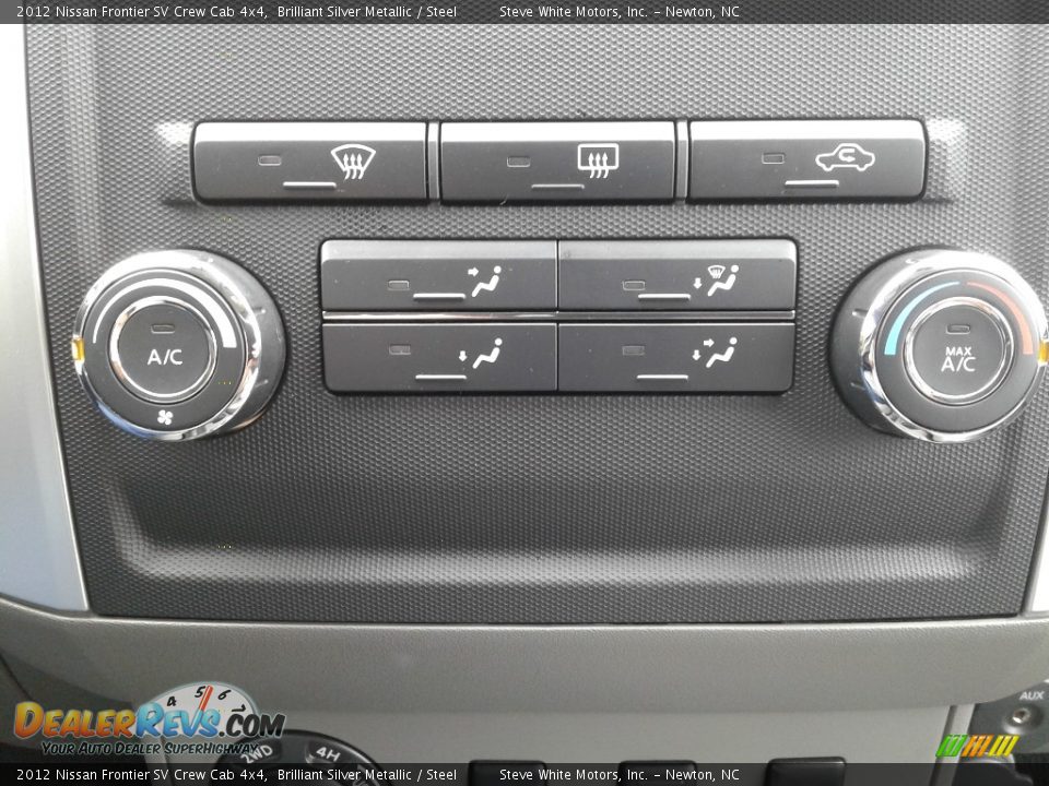 2012 Nissan Frontier SV Crew Cab 4x4 Brilliant Silver Metallic / Steel Photo #24