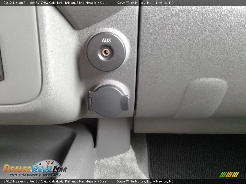 2012 Nissan Frontier SV Crew Cab 4x4 Brilliant Silver Metallic / Steel Photo #26