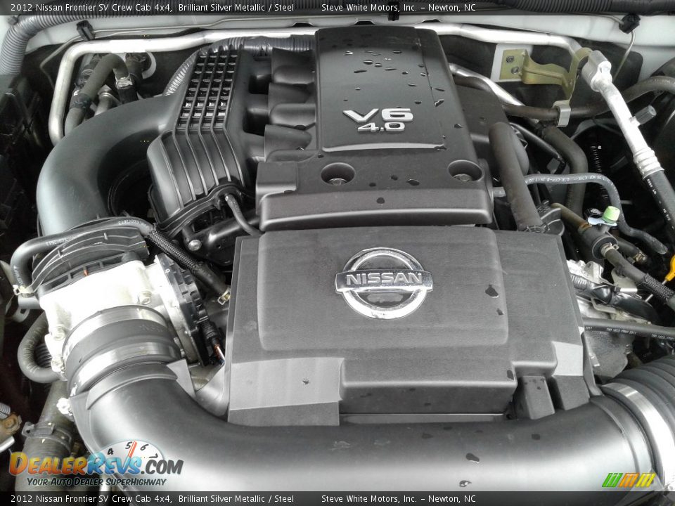 2012 Nissan Frontier SV Crew Cab 4x4 Brilliant Silver Metallic / Steel Photo #30