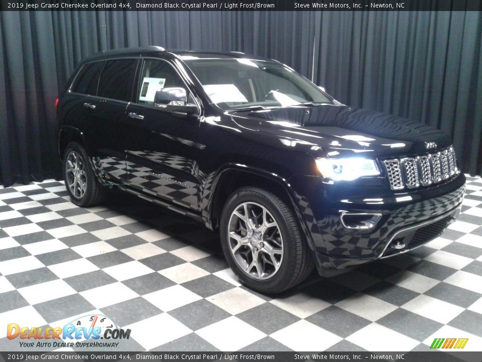 2019 Jeep Grand Cherokee Overland 4x4 Diamond Black Crystal Pearl / Light Frost/Brown Photo #4