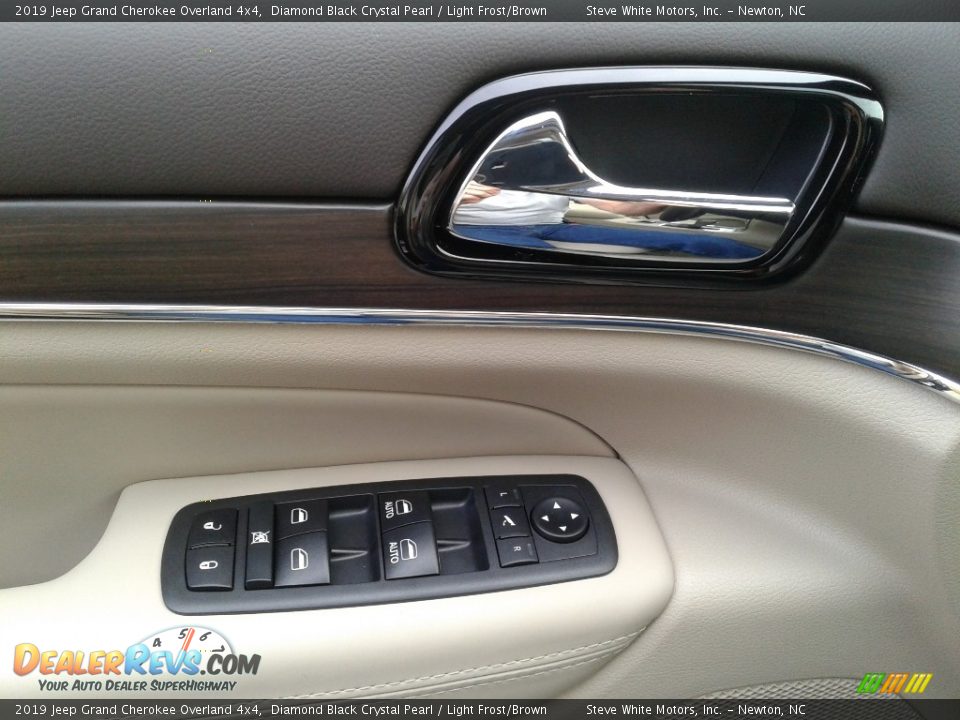 2019 Jeep Grand Cherokee Overland 4x4 Diamond Black Crystal Pearl / Light Frost/Brown Photo #10