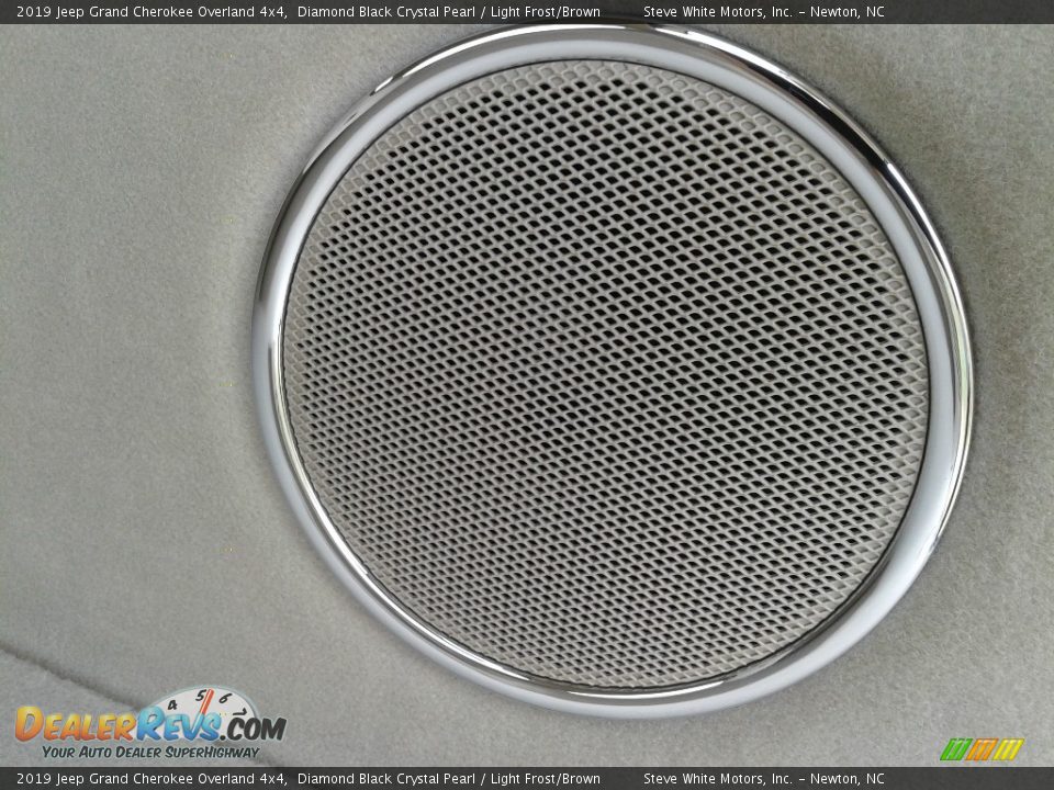 2019 Jeep Grand Cherokee Overland 4x4 Diamond Black Crystal Pearl / Light Frost/Brown Photo #16