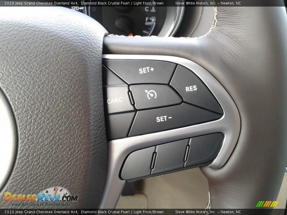 2019 Jeep Grand Cherokee Overland 4x4 Steering Wheel Photo #21