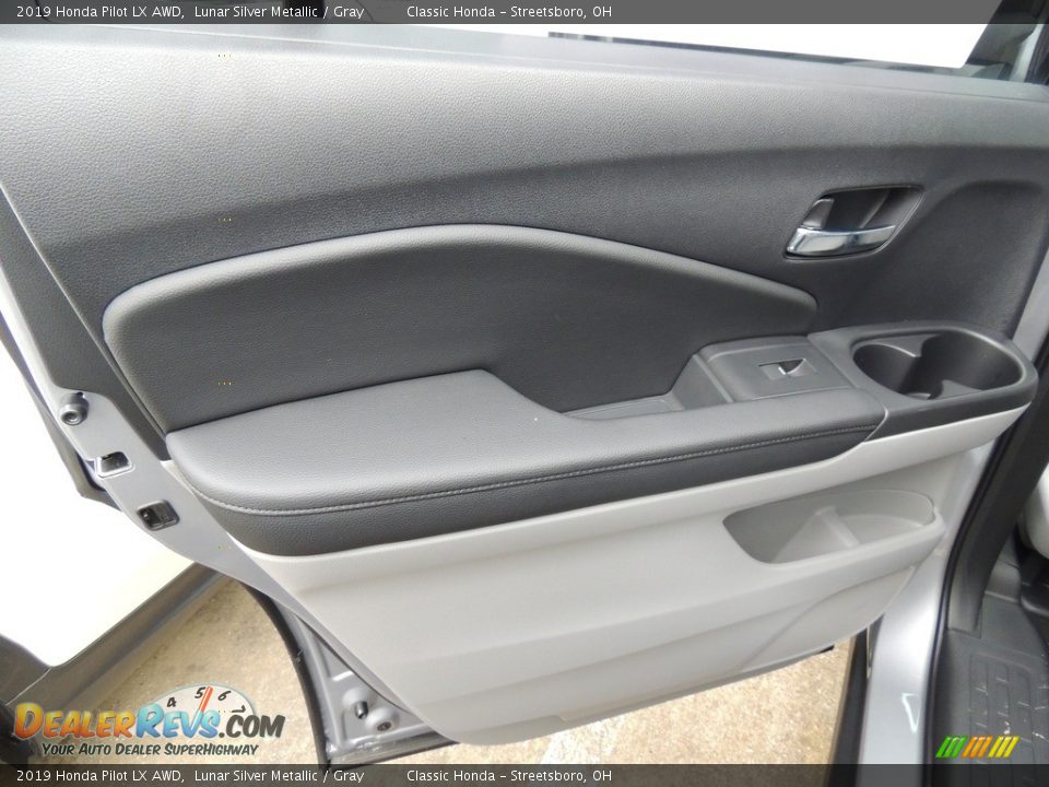 2019 Honda Pilot LX AWD Lunar Silver Metallic / Gray Photo #8