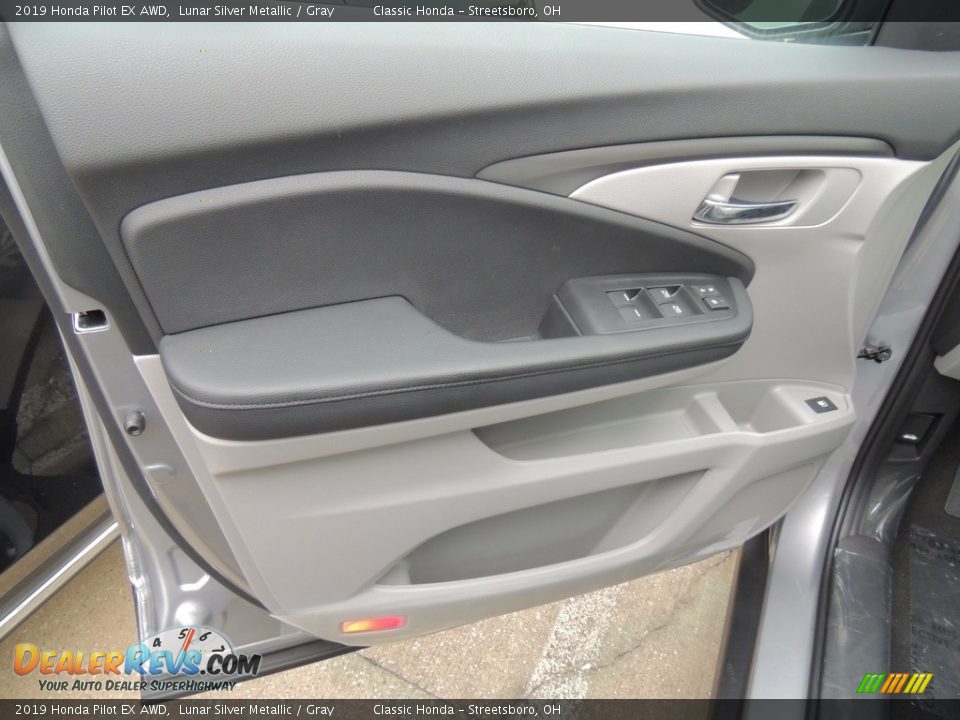 Door Panel of 2019 Honda Pilot EX AWD Photo #8