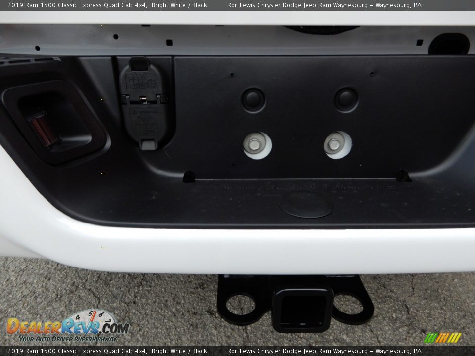 2019 Ram 1500 Classic Express Quad Cab 4x4 Bright White / Black Photo #5