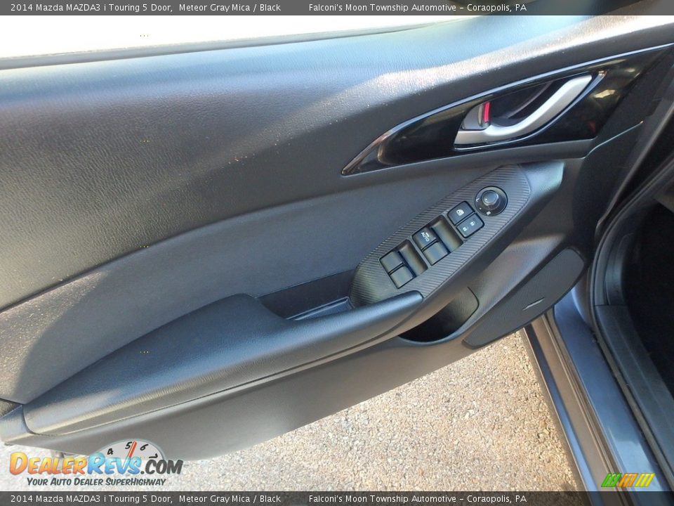 2014 Mazda MAZDA3 i Touring 5 Door Meteor Gray Mica / Black Photo #18