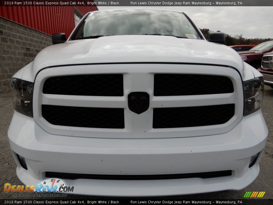 2019 Ram 1500 Classic Express Quad Cab 4x4 Bright White / Black Photo #9