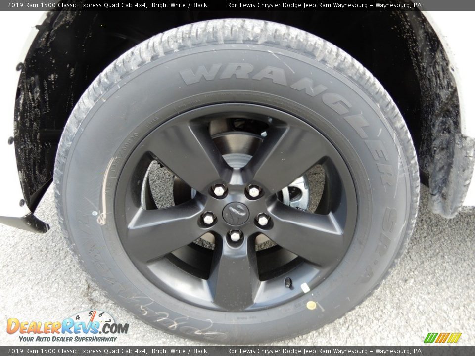 2019 Ram 1500 Classic Express Quad Cab 4x4 Bright White / Black Photo #10