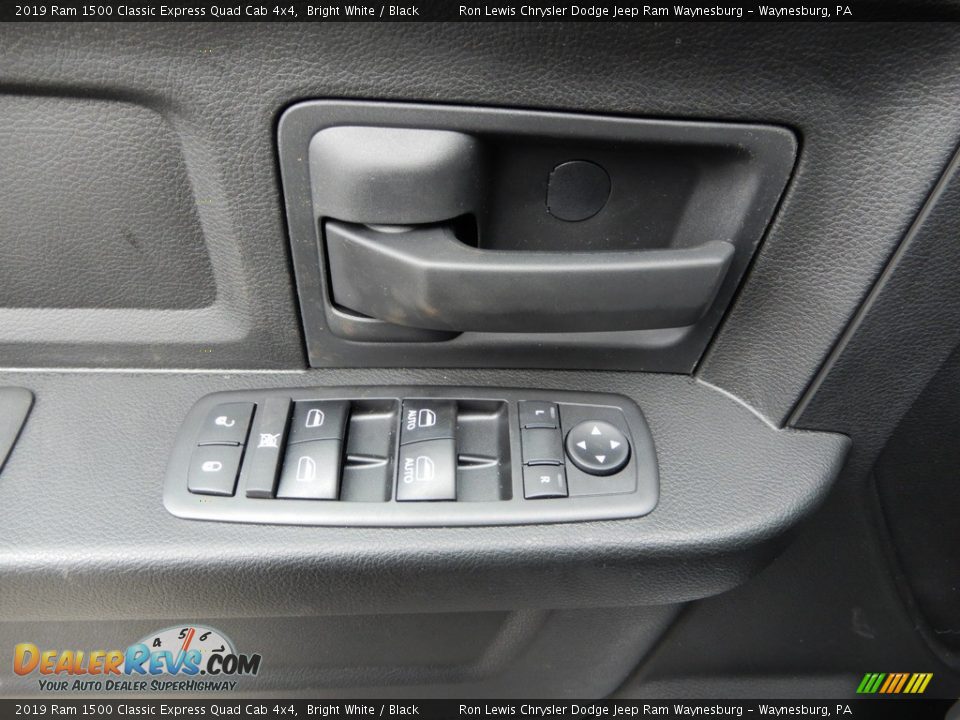 2019 Ram 1500 Classic Express Quad Cab 4x4 Bright White / Black Photo #15