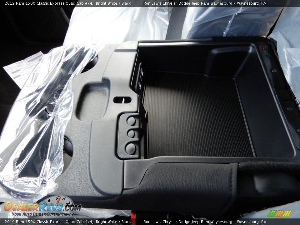 2019 Ram 1500 Classic Express Quad Cab 4x4 Bright White / Black Photo #19